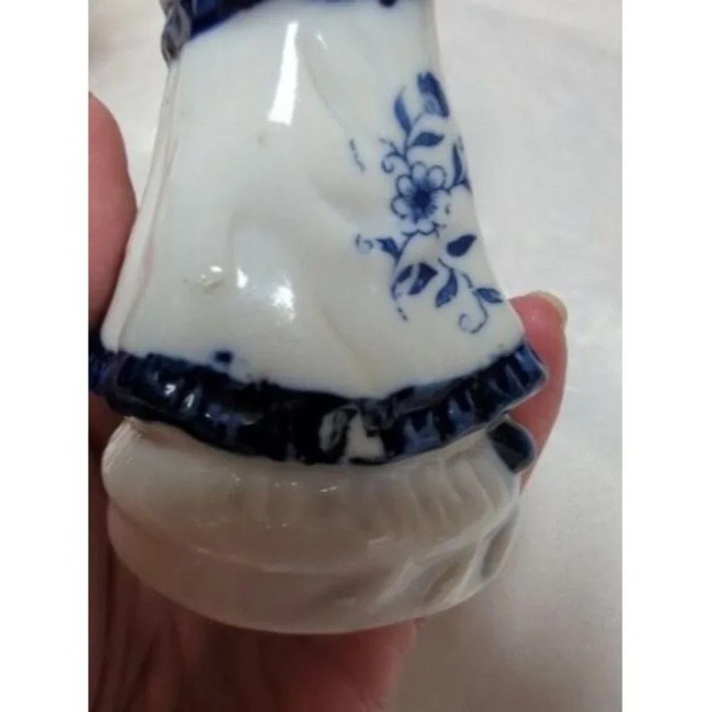Vintage Blue & White Harp Mandolin Couple Musicians Victorian Style 5.5 Tall